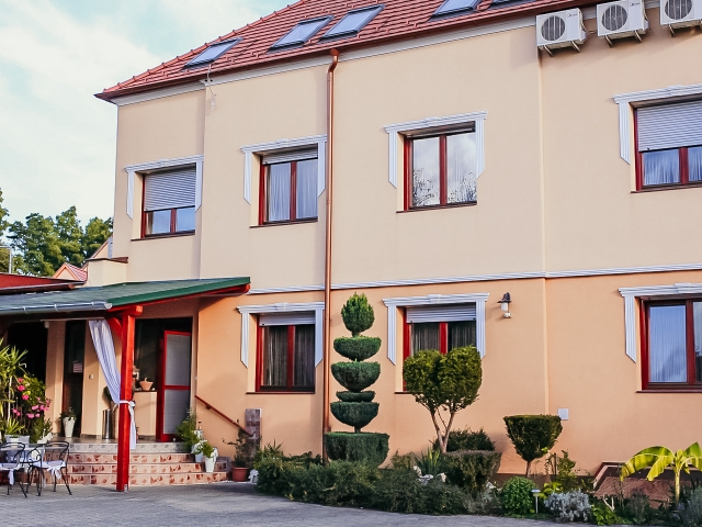 Vár-Park Panzió Sárvár